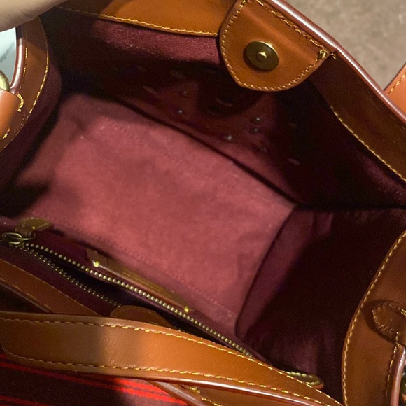 Coach Field Tote 24 - Picture 7 of 16